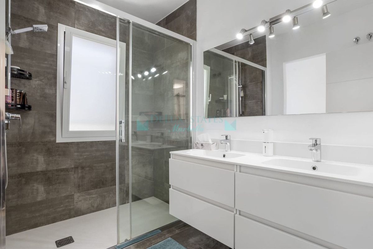 Town House for sale in Estepona