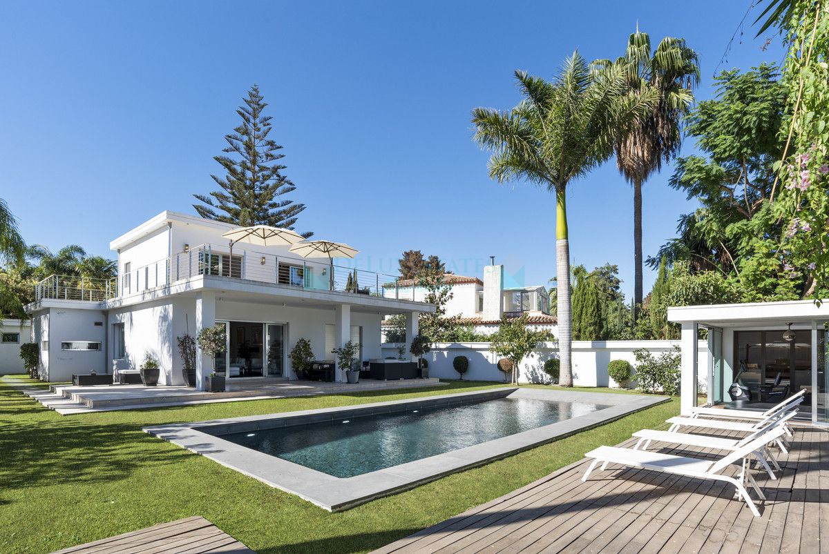 Villa en venta en Nueva Andalucia