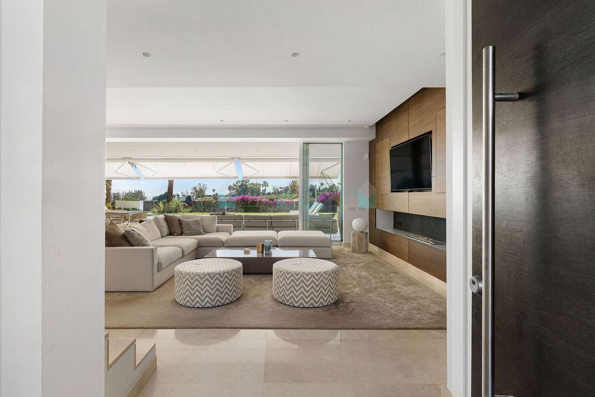 Villa for sale in Rio Real, Marbella East