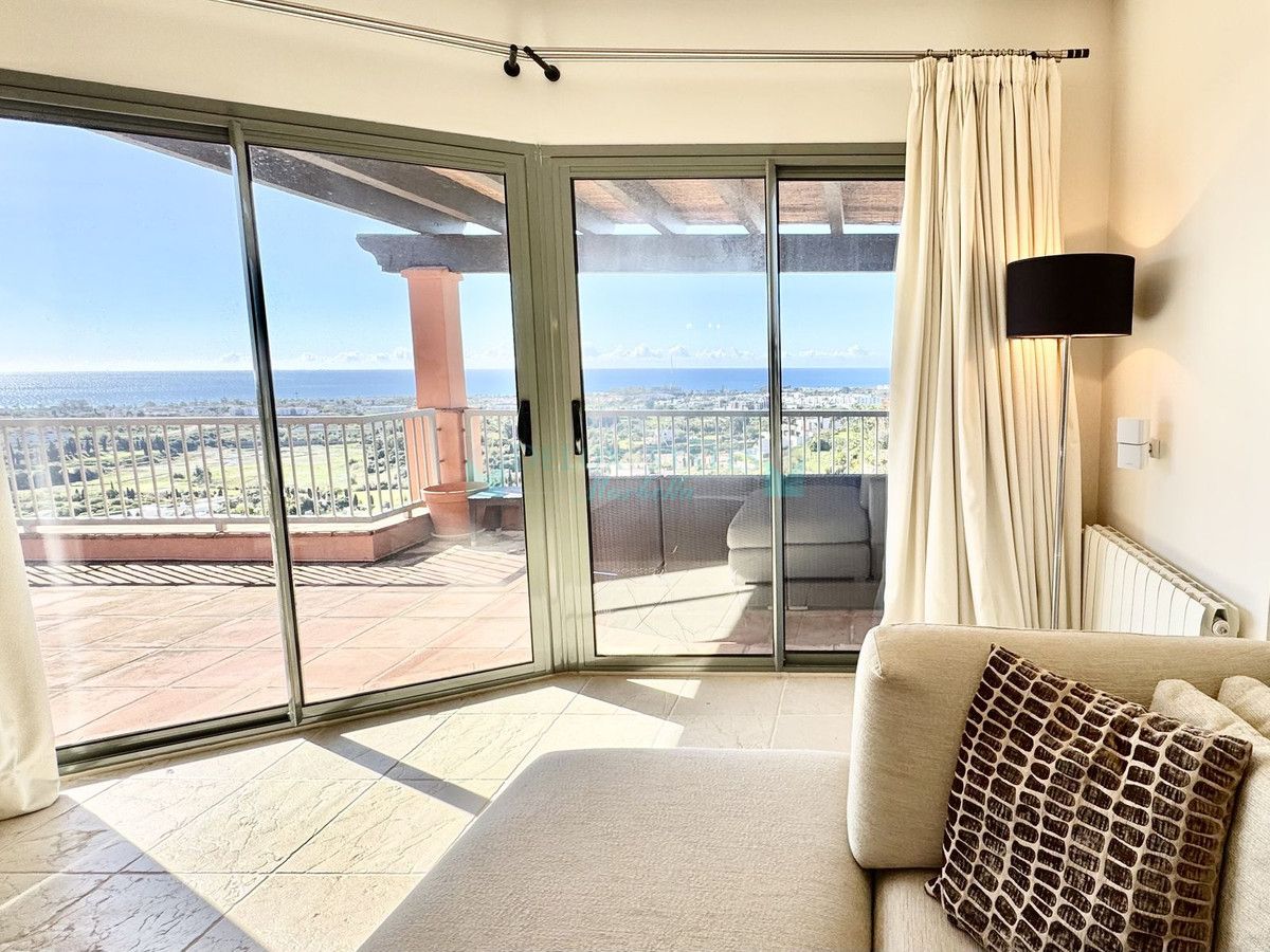 Penthouse for sale in Los Flamingos, Benahavis