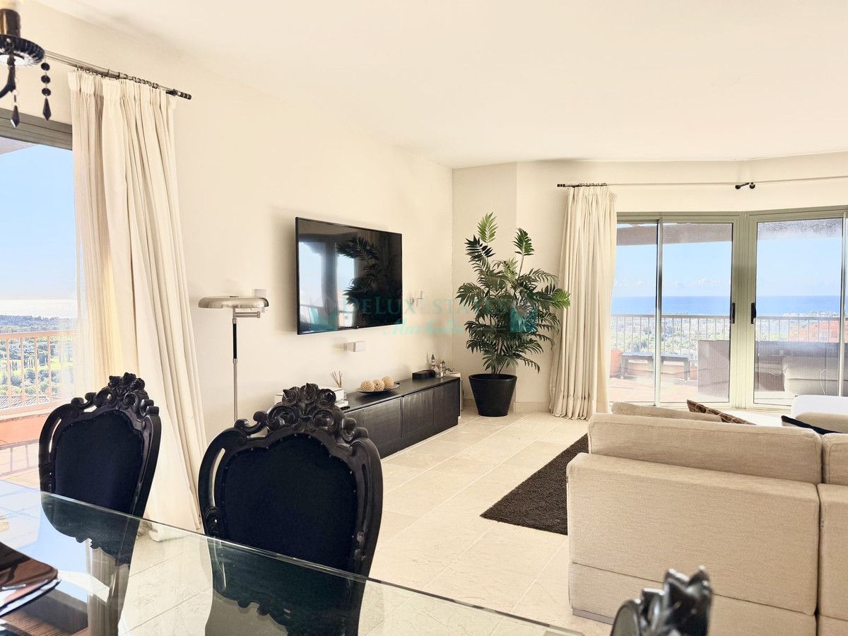 Penthouse for sale in Los Flamingos, Benahavis