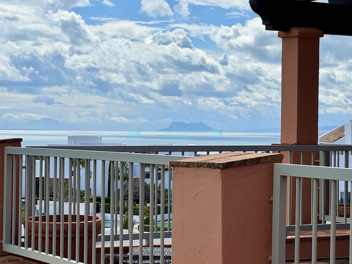 Penthouse for sale in Los Flamingos, Benahavis