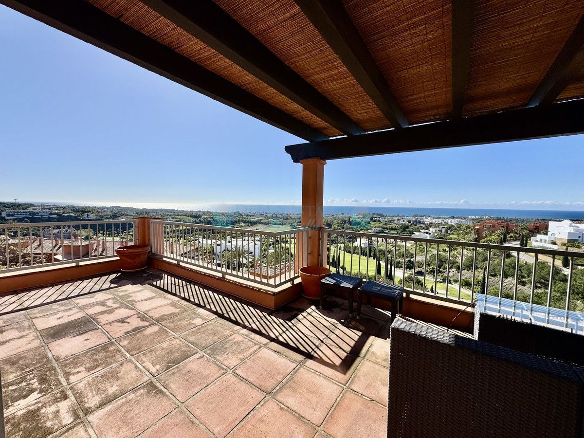 Penthouse for sale in Los Flamingos, Benahavis
