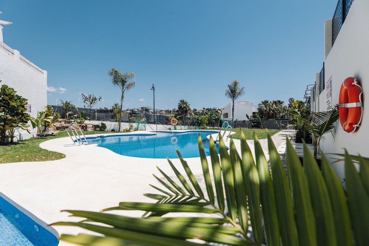 Town House for sale in New Golden Mile, Estepona