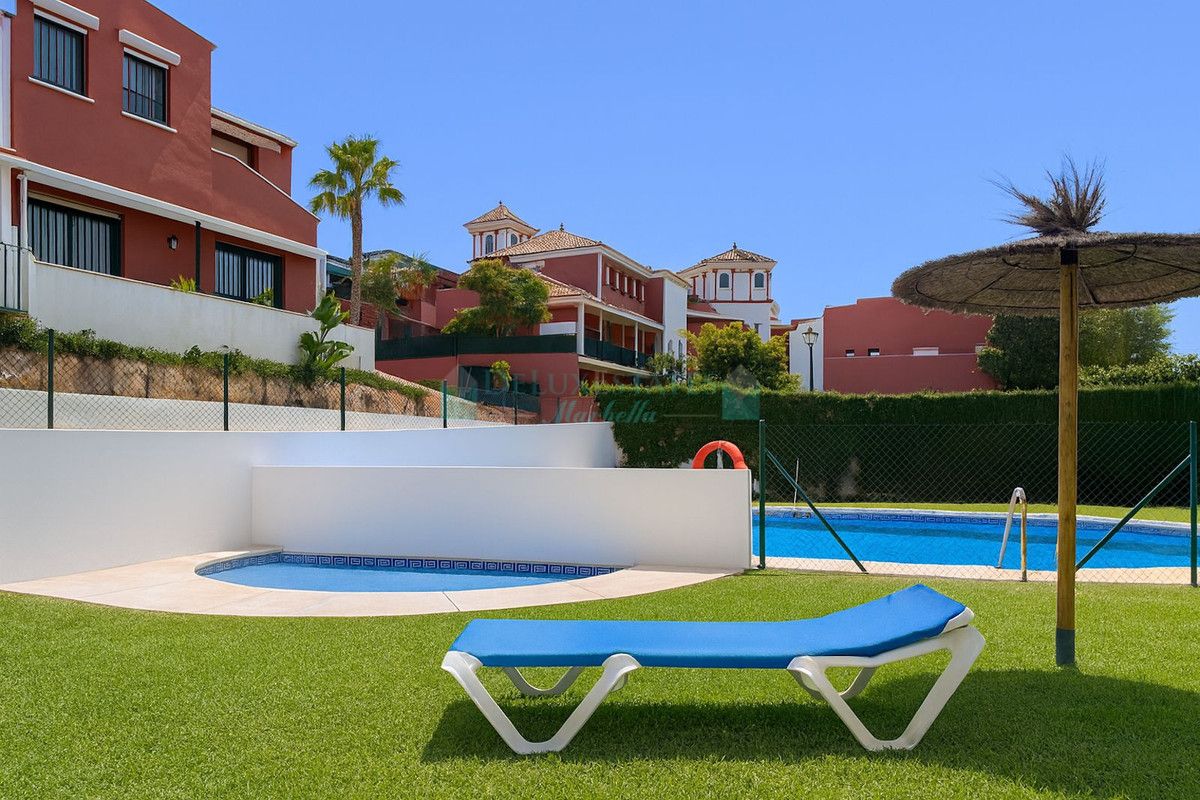 Ground Floor Apartment for sale in New Golden Mile, Estepona