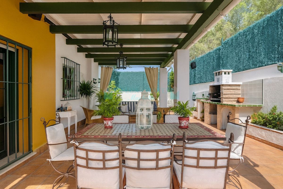 Ground Floor Apartment for sale in New Golden Mile, Estepona