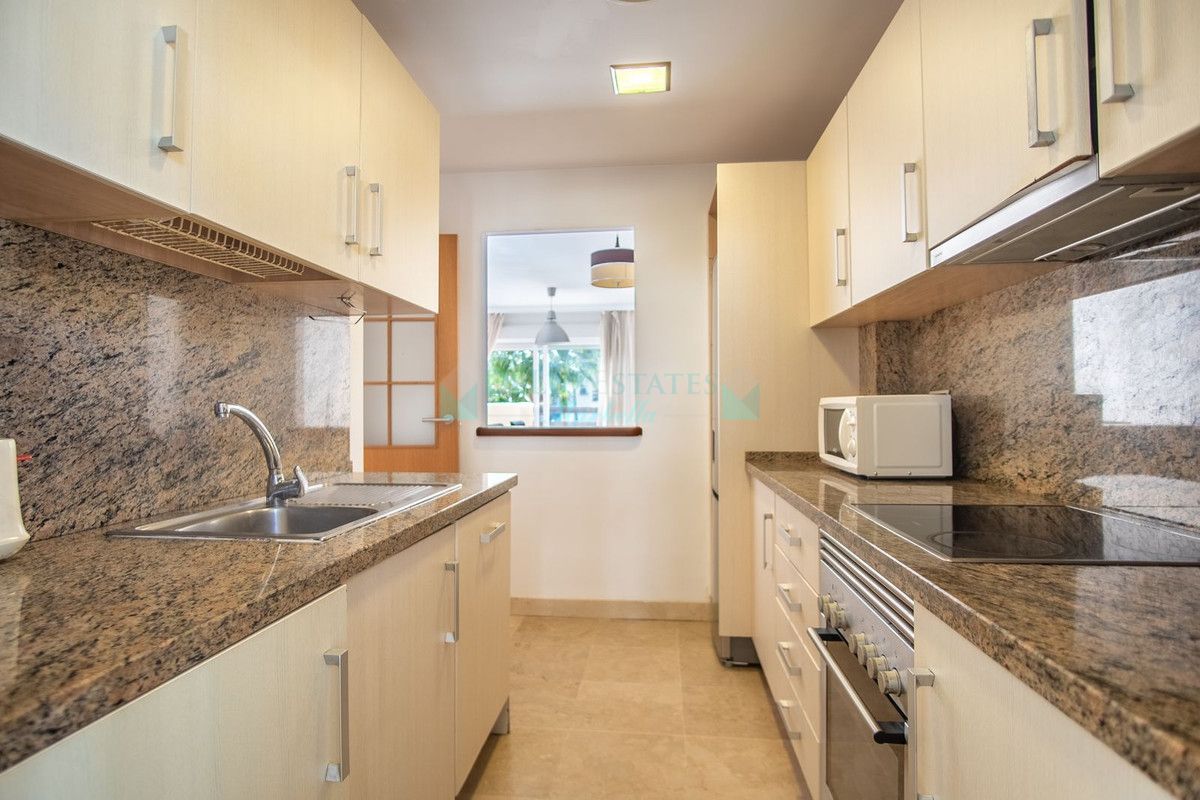 Apartamento en venta en New Golden Mile, Estepona