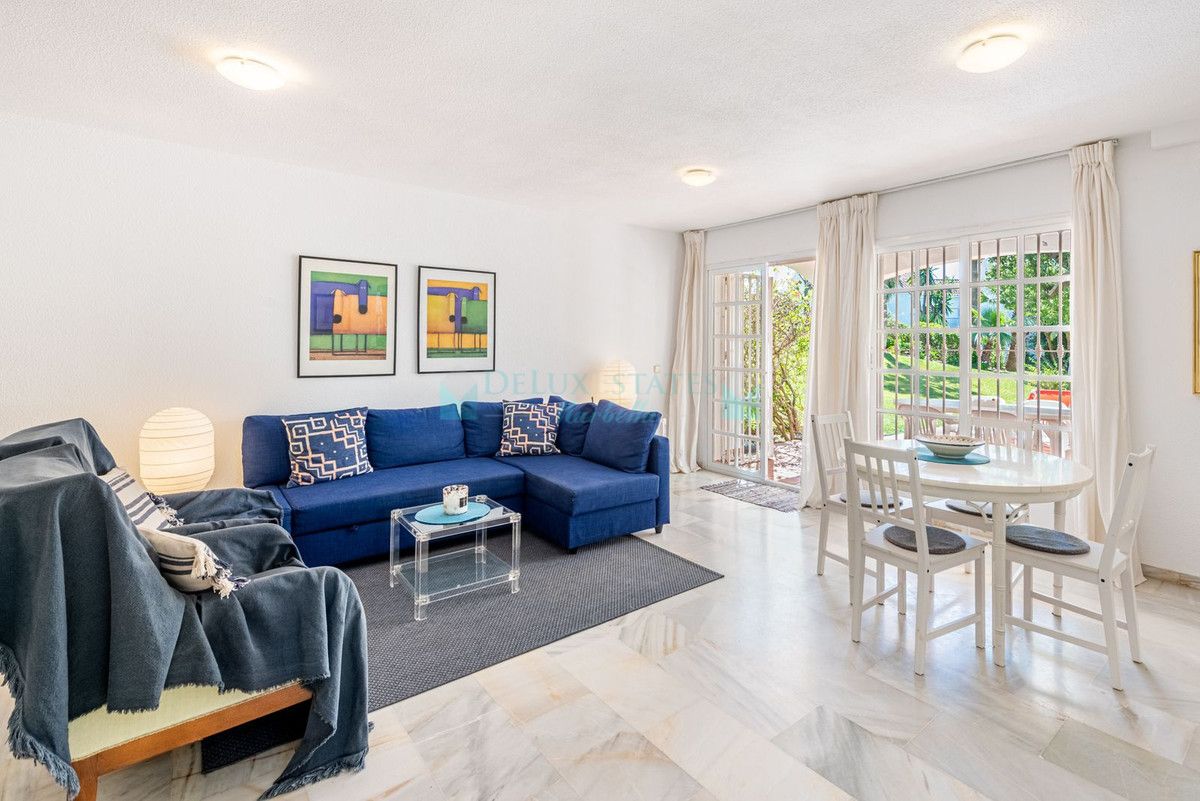 Town House for sale in Atalaya, Estepona