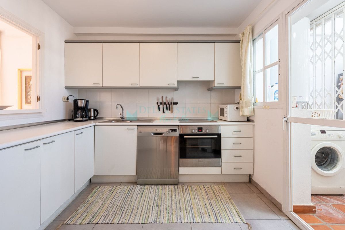Town House for sale in Atalaya, Estepona