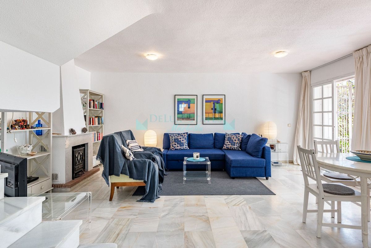 Town House for sale in Atalaya, Estepona