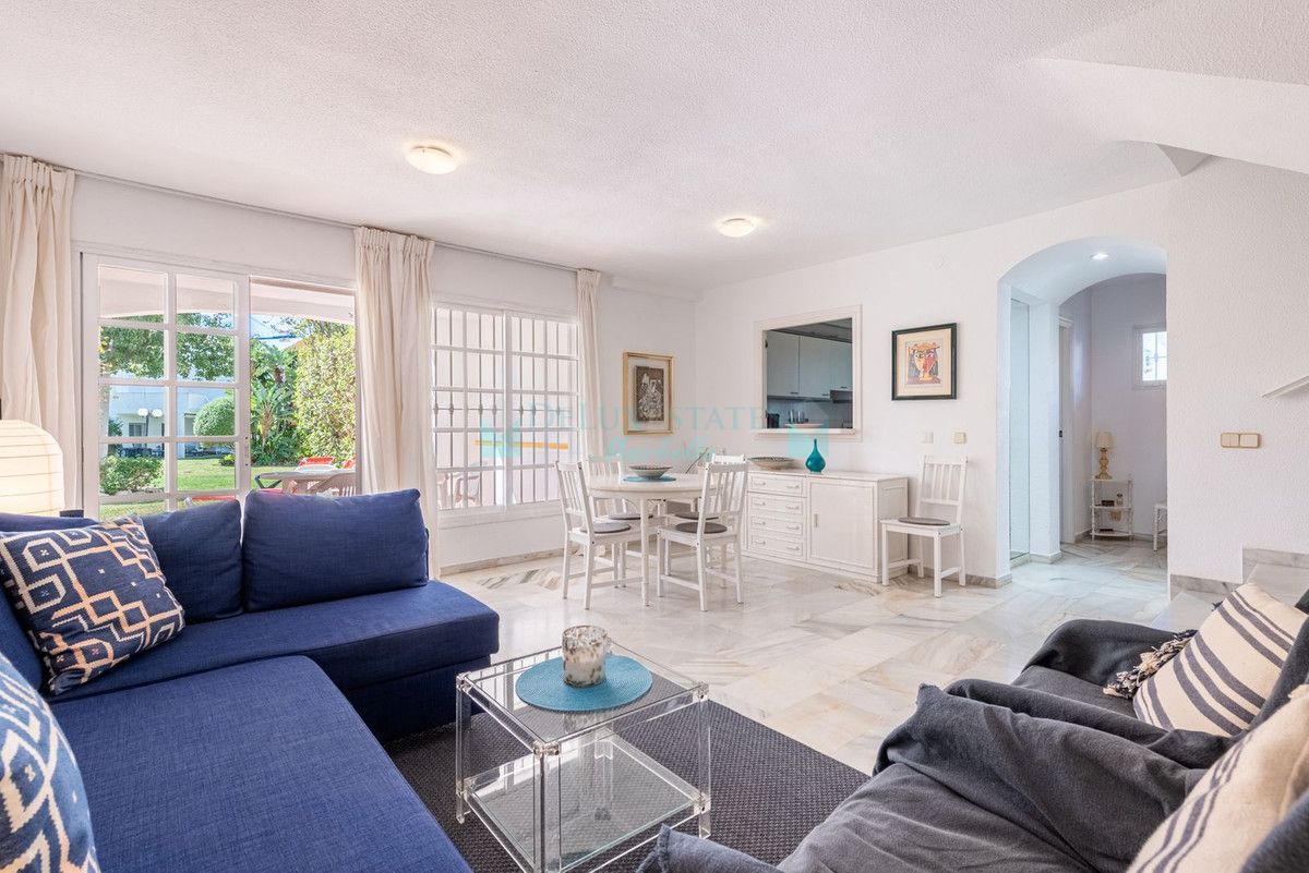 Town House for sale in Atalaya, Estepona