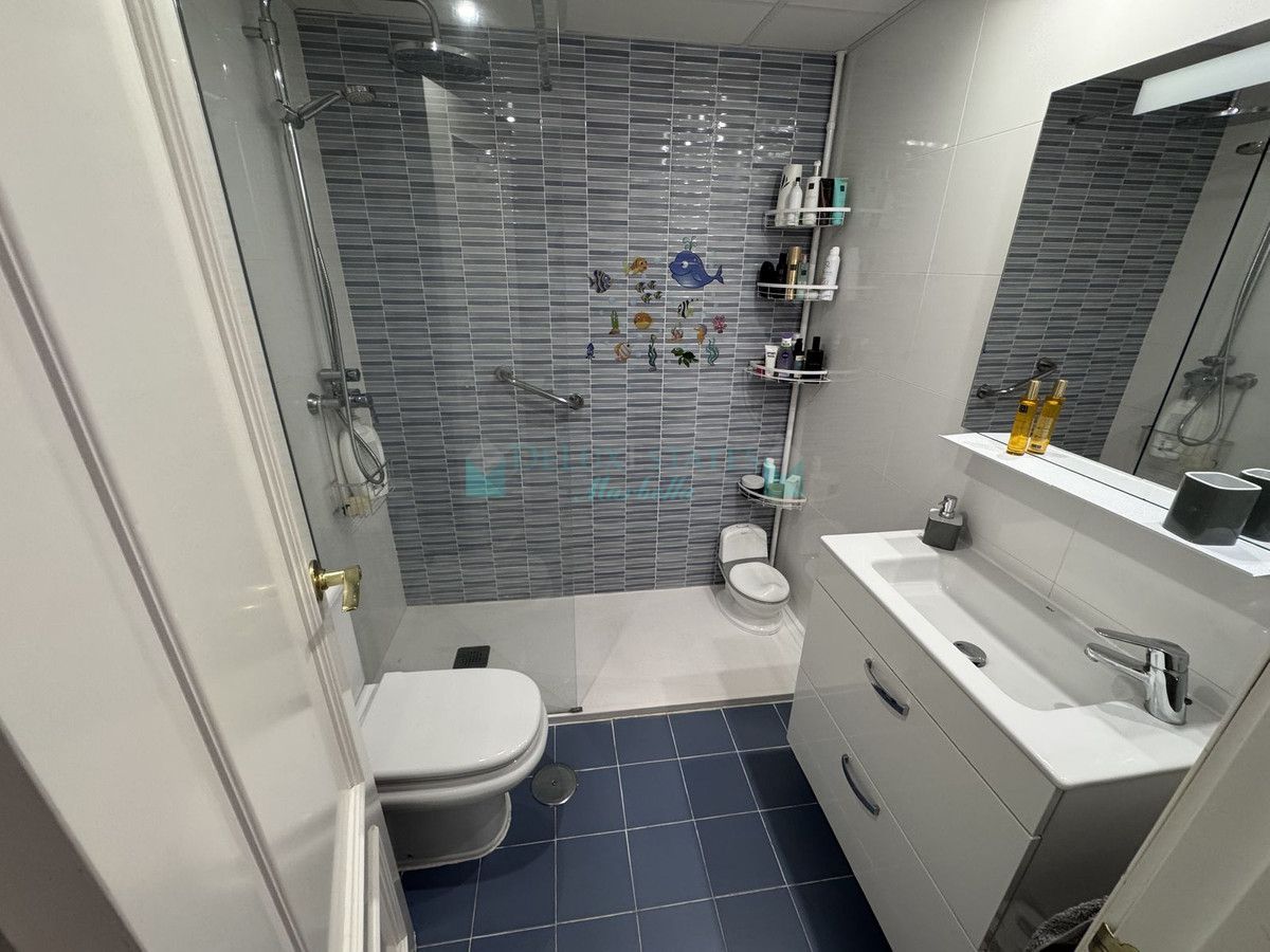 Apartment for sale in Estepona