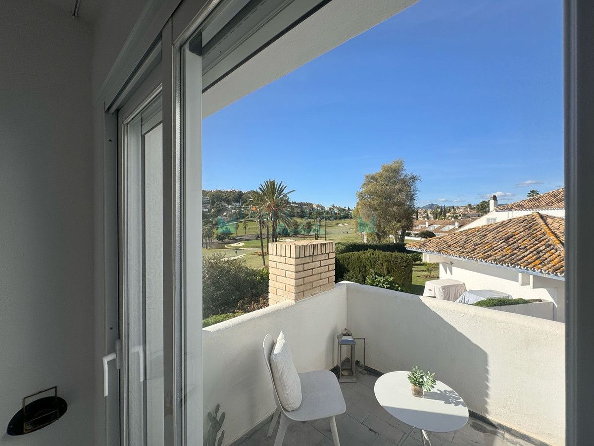 Town House for sale in Nueva Andalucia