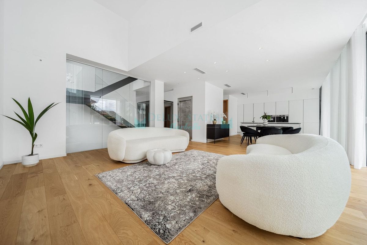 Villa for sale in Marbesa, Marbella East