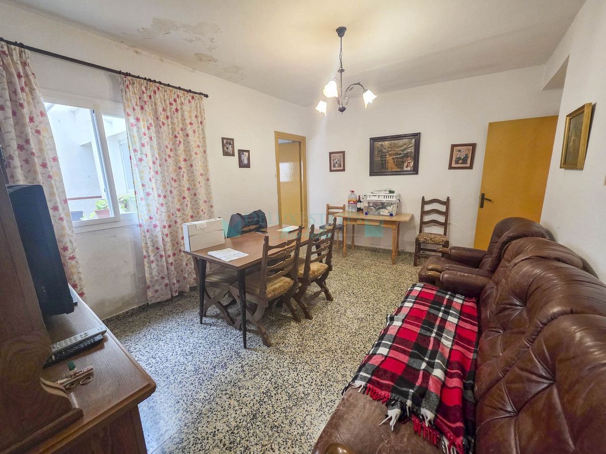 Town House for sale in Estepona