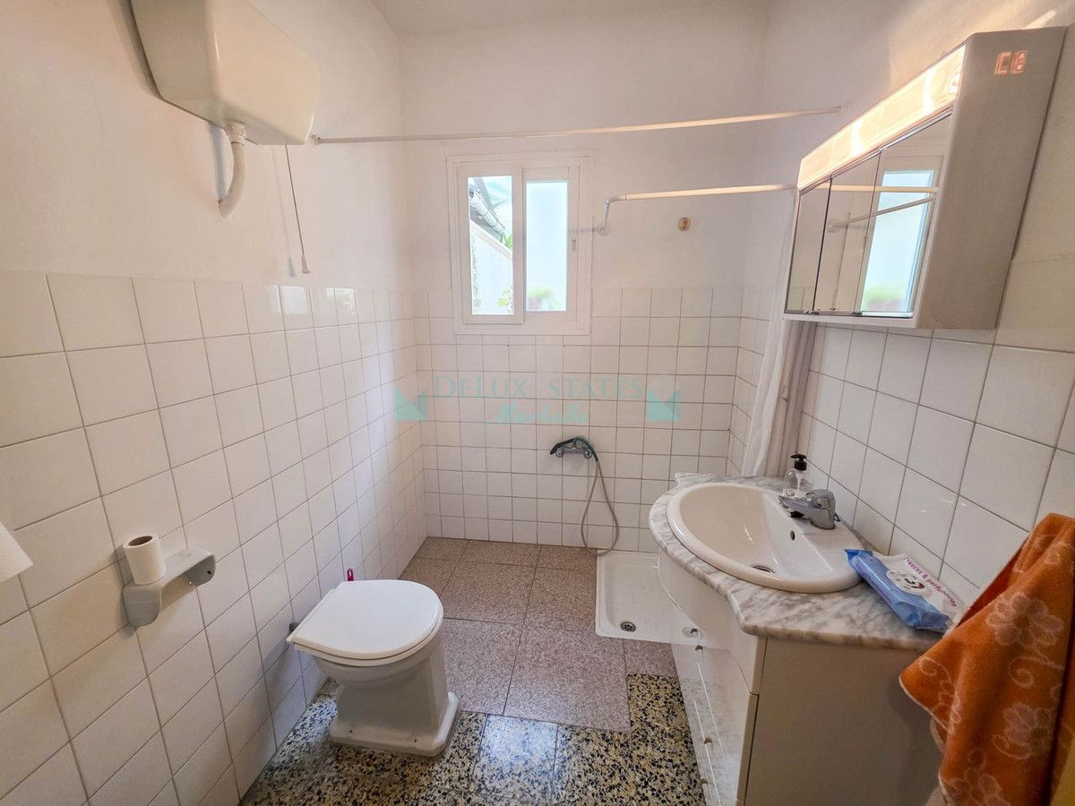 Town House for sale in Estepona