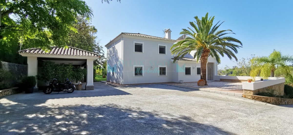 Villa en venta en Estepona