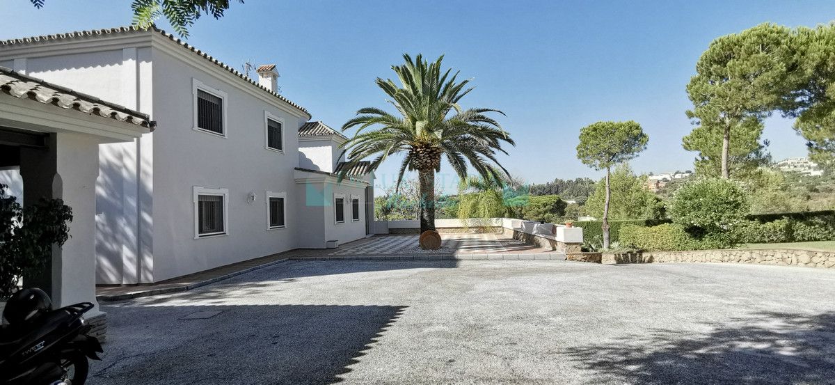 Villa en venta en Estepona