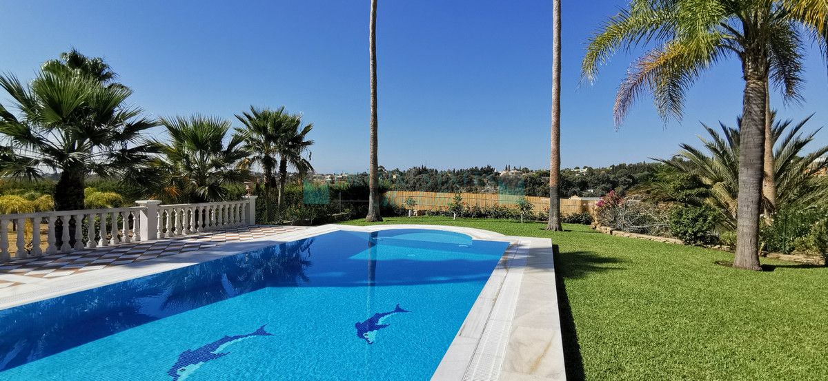 Villa en venta en Estepona
