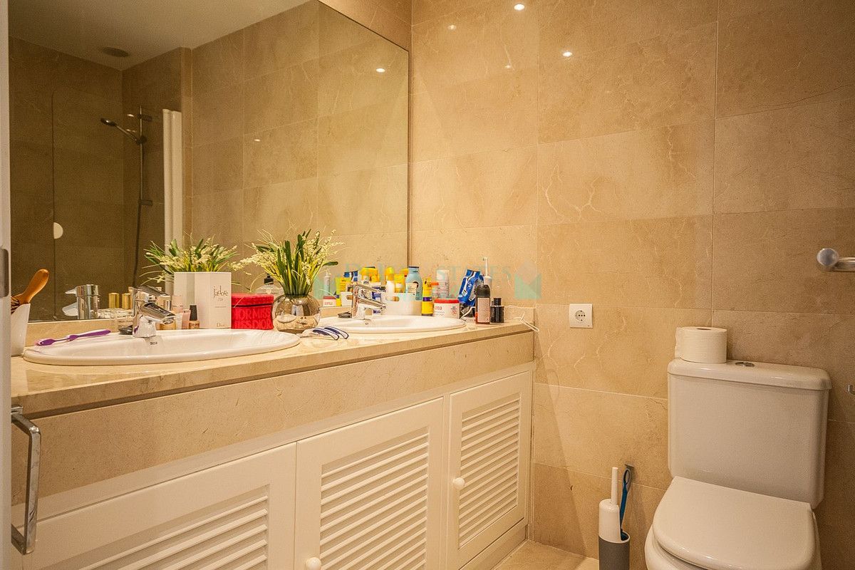 Apartment for sale in Elviria, Marbella East