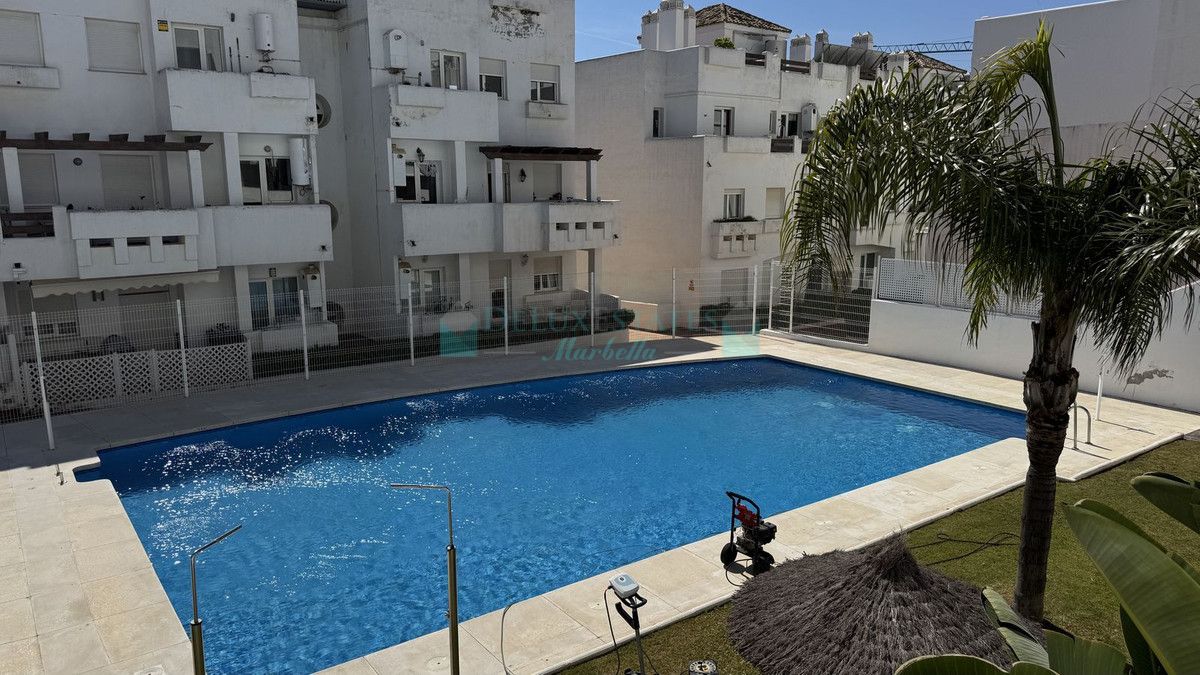 Apartamento en venta en Estepona