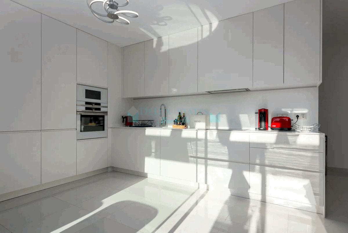 Penthouse for sale in Estepona