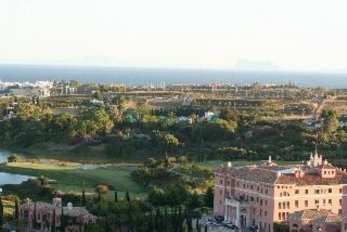 Apartment for sale in Benahavis