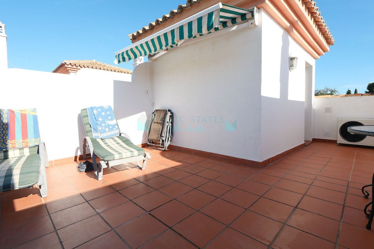Town House for sale in Cabopino, Marbella East