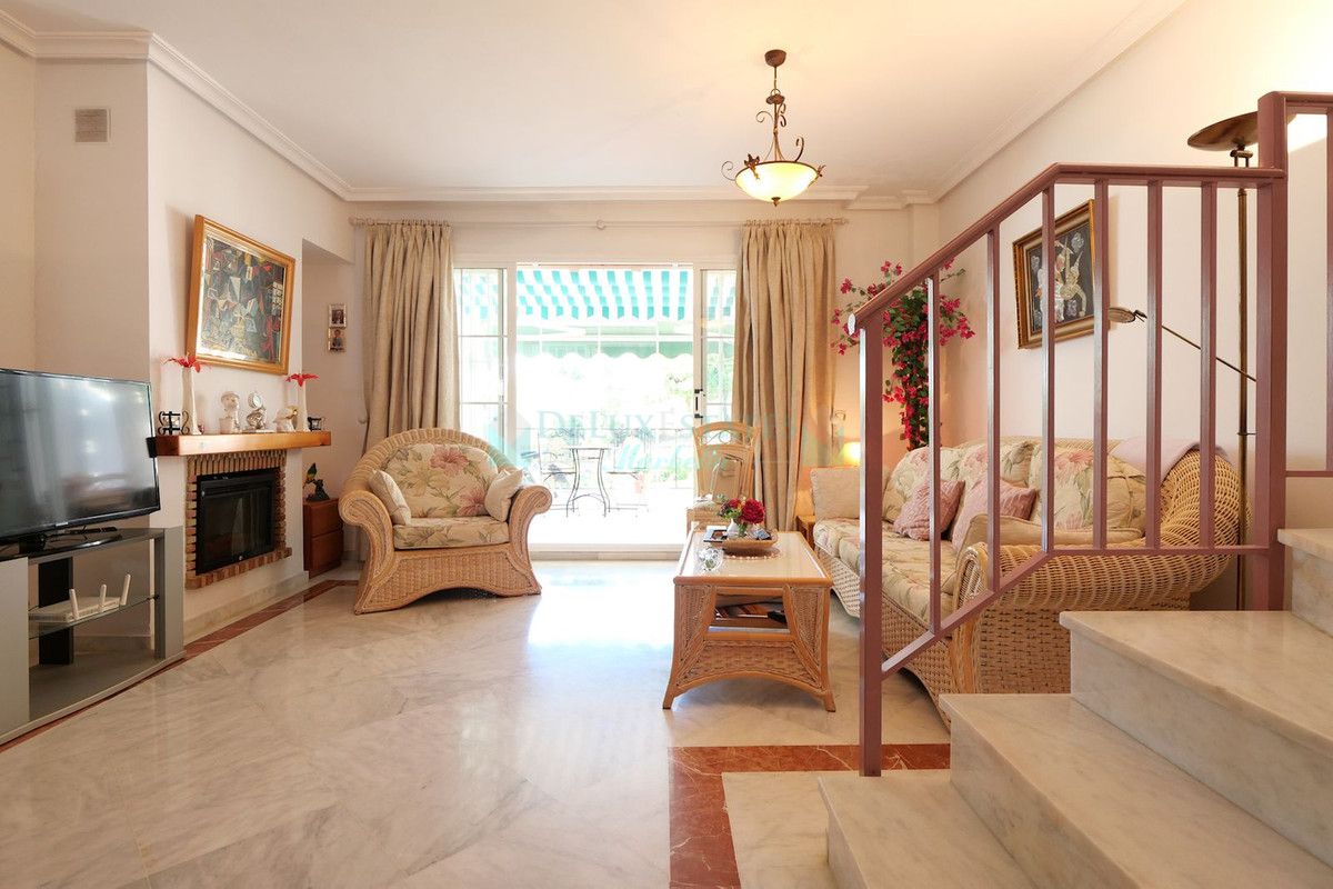 Town House for sale in Cabopino, Marbella East