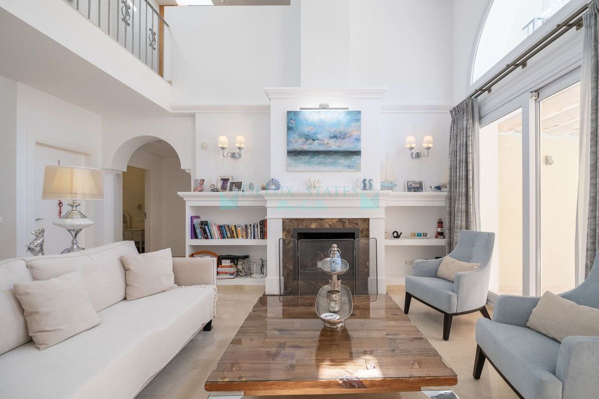 Villa en alquiler en Elviria, Marbella Este