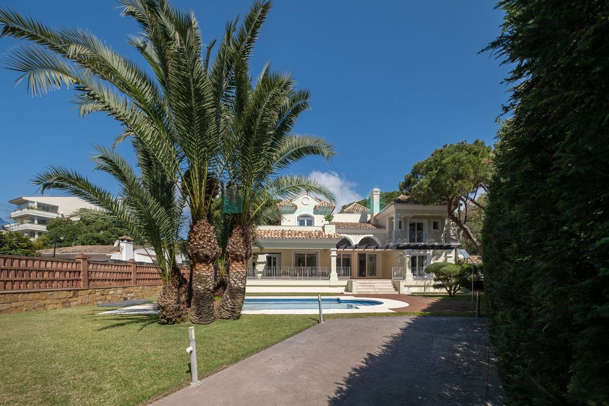 Villa en alquiler en Elviria, Marbella Este