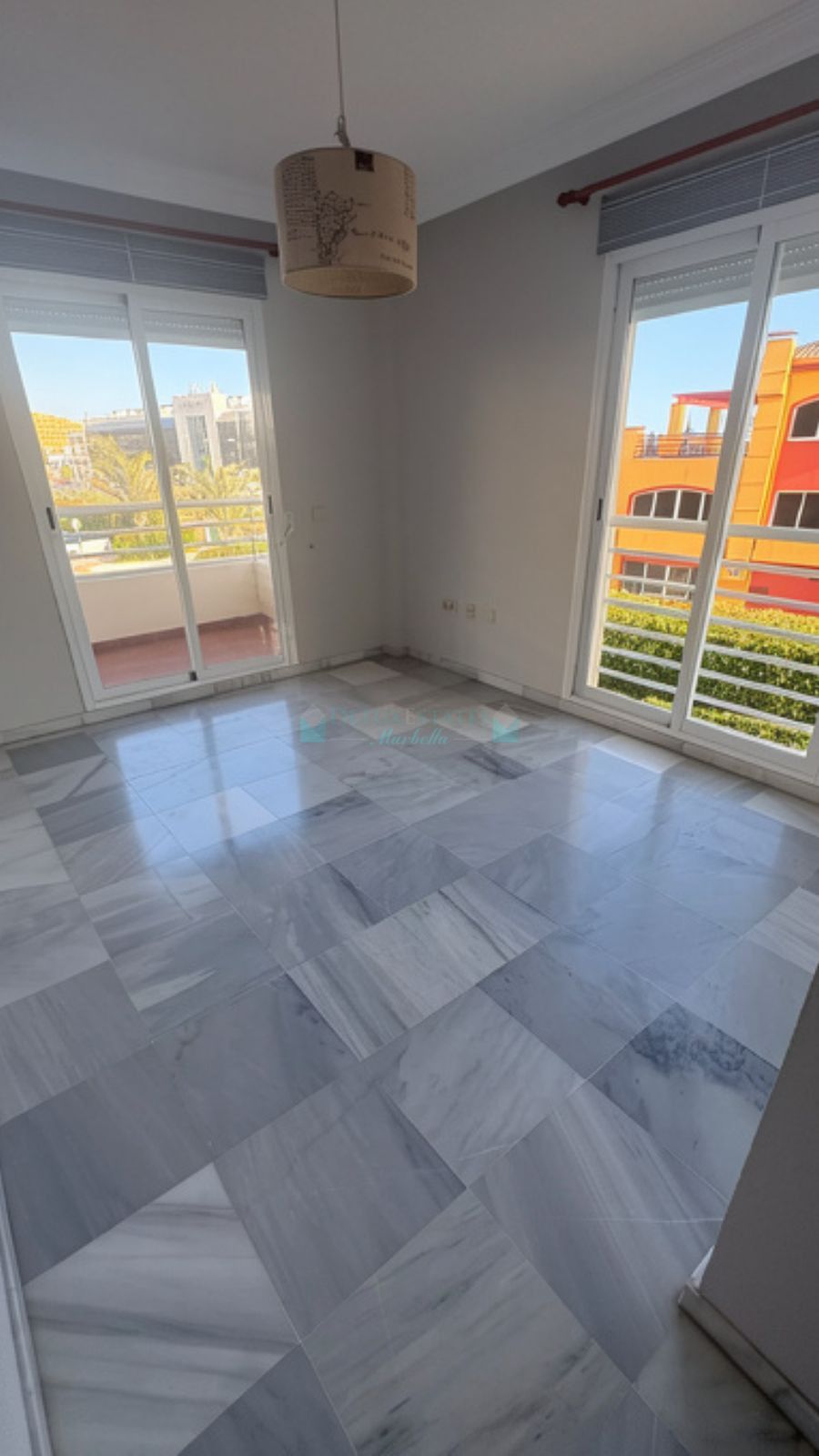 Apartamento Planta Baja en alquiler en Marbella