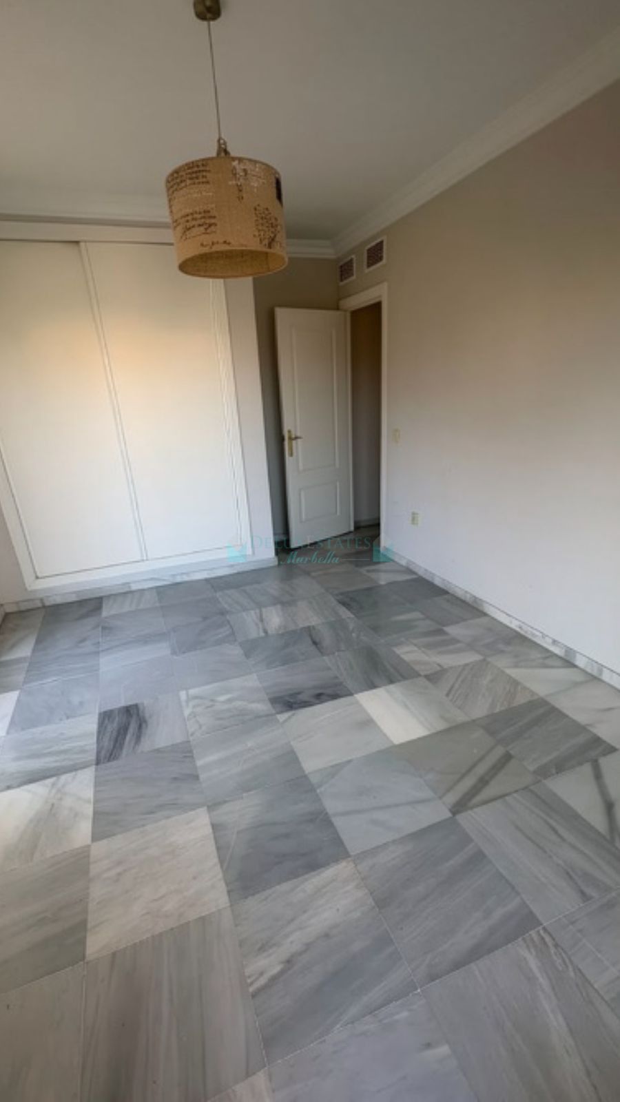 Apartamento Planta Baja en alquiler en Marbella