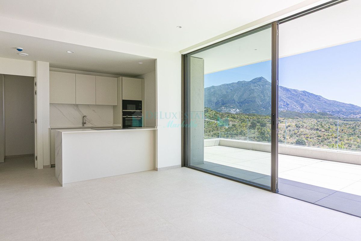 Apartment for sale in Benahavis