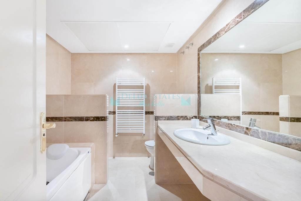 Apartment for rent in Nueva Andalucia