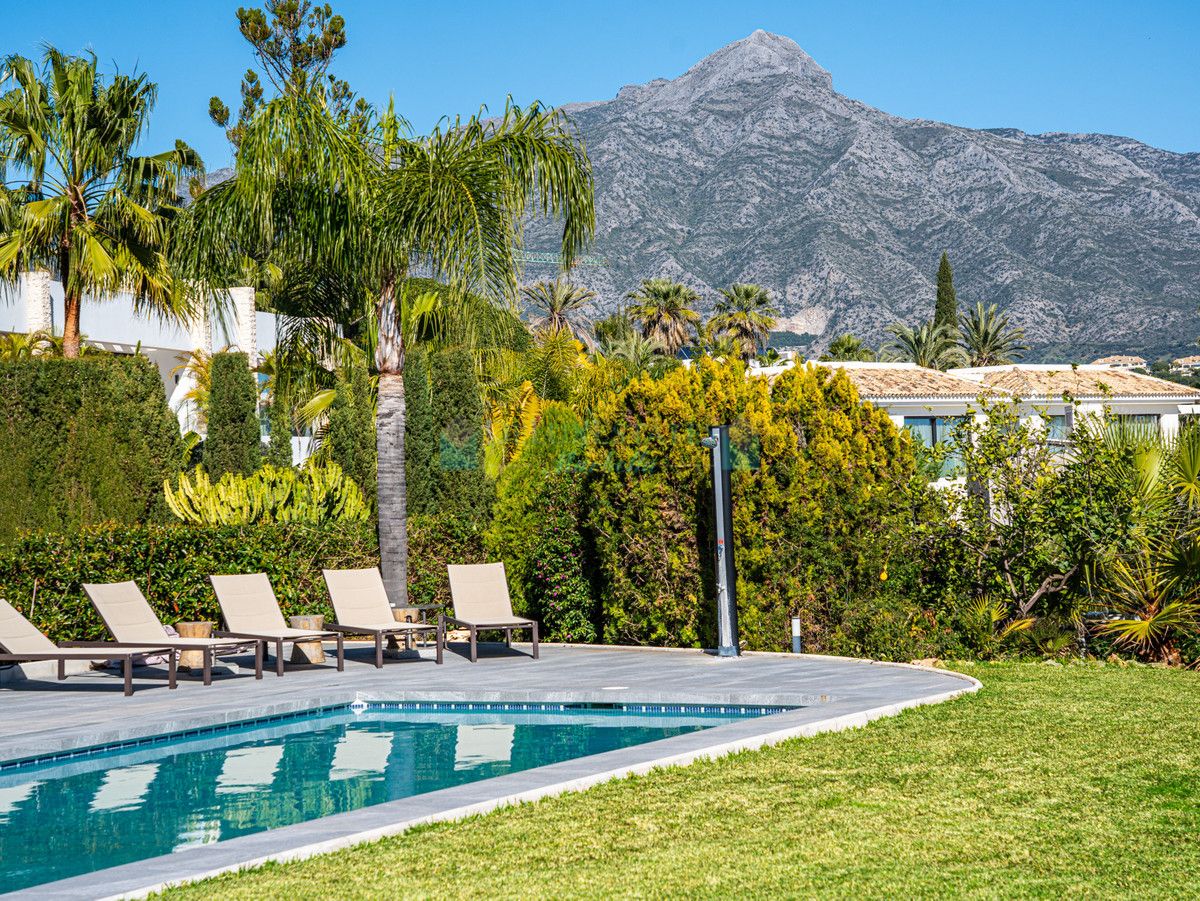 Villa for rent in Nueva Andalucia