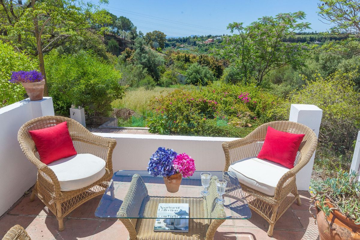 Villa for sale in Estepona