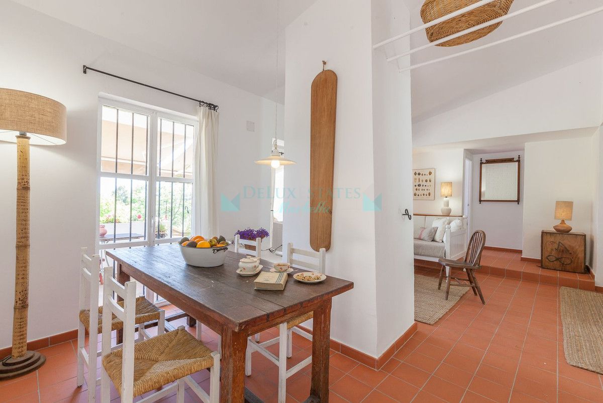 Villa for sale in Estepona