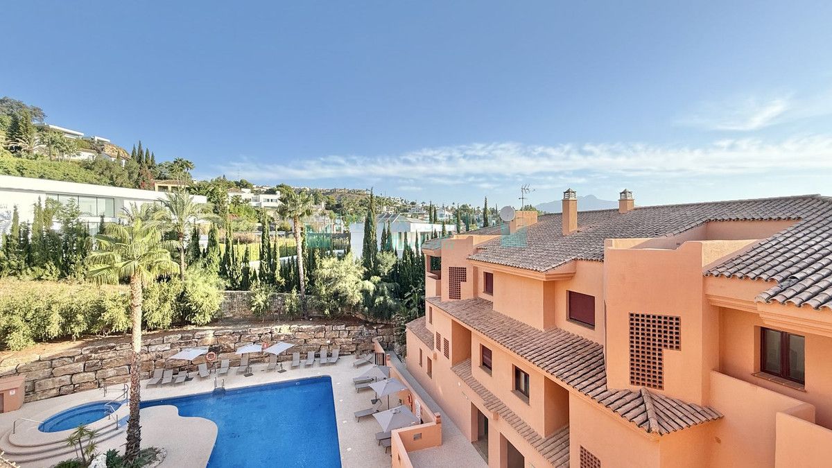 Apartment for sale in Benahavis