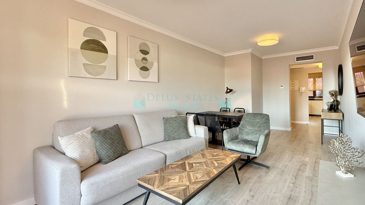 Apartment for sale in Benahavis