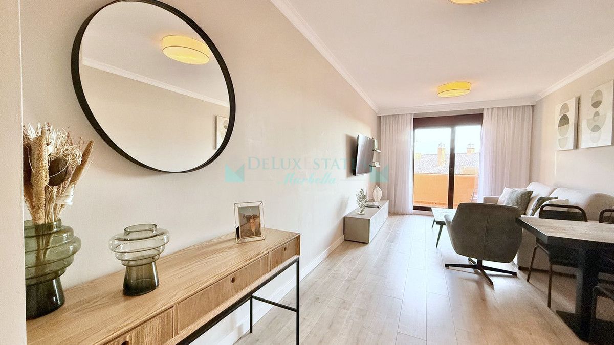 Apartment for sale in Benahavis