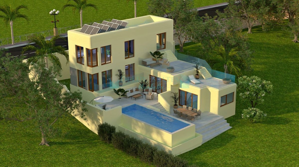 Villa for sale in Estepona