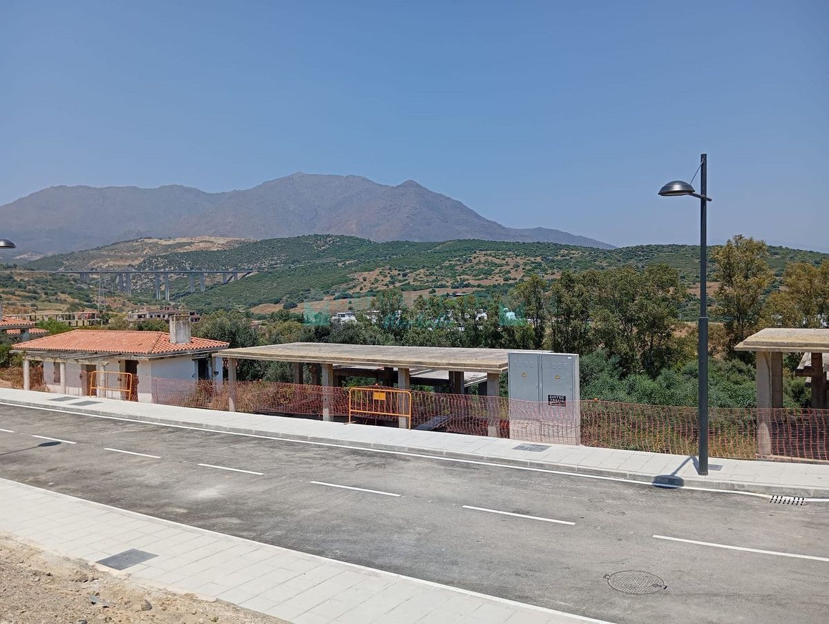 Villa for sale in Estepona