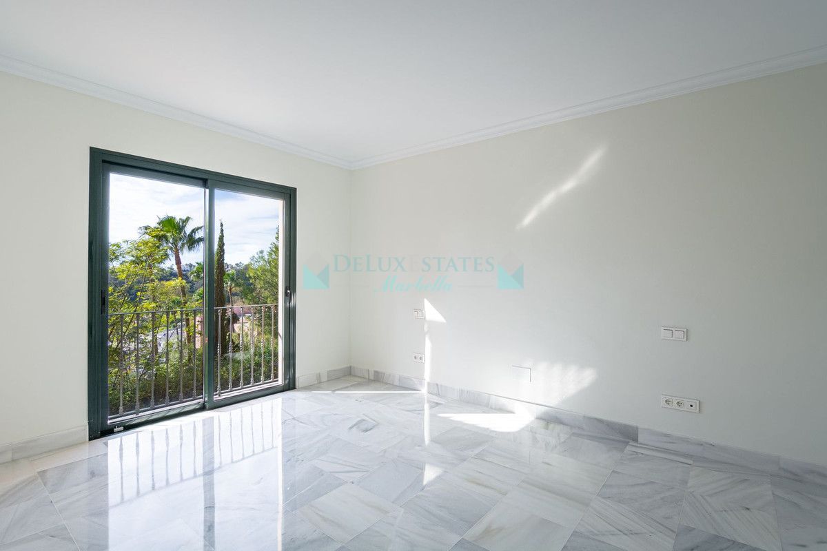 Apartamento en venta en Monte Halcones, Benahavis