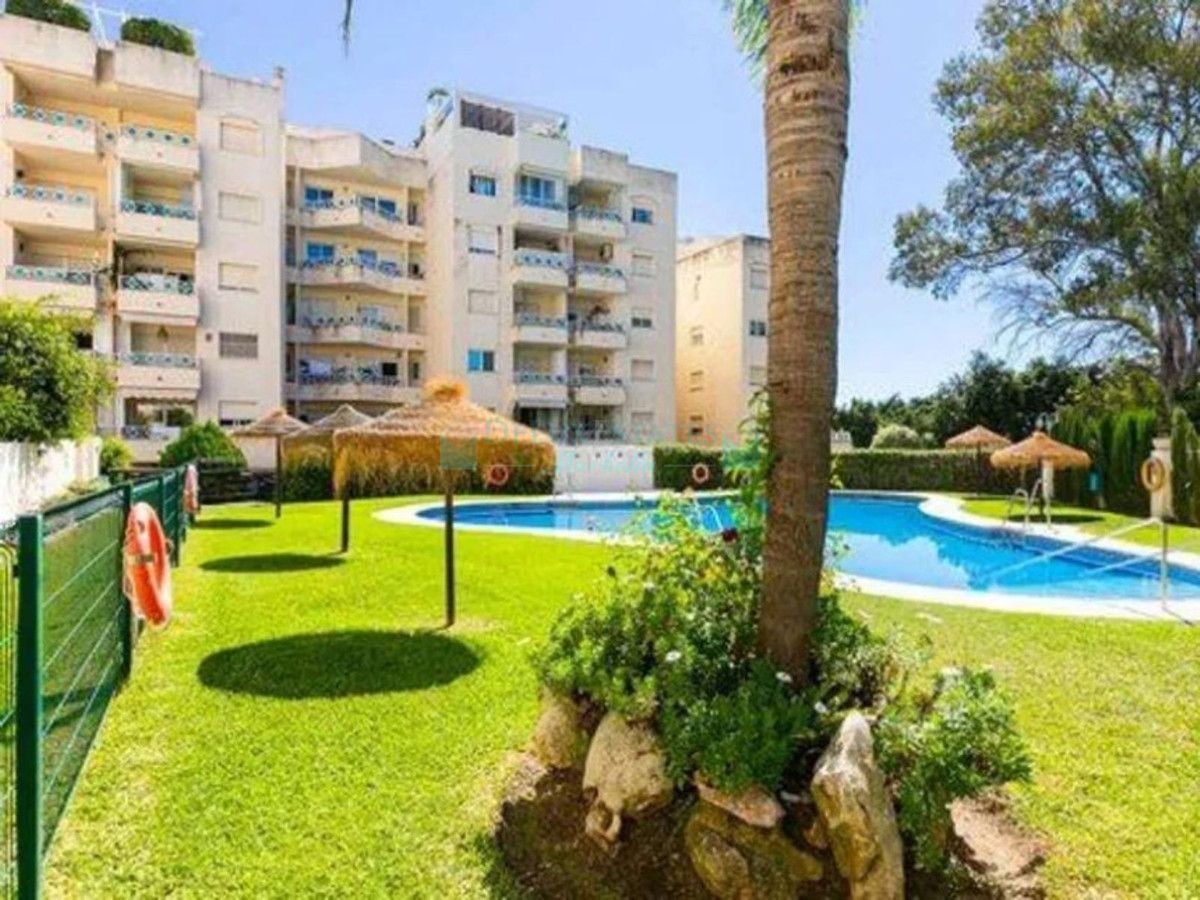 Apartamento en venta en El Rosario, Marbella Este