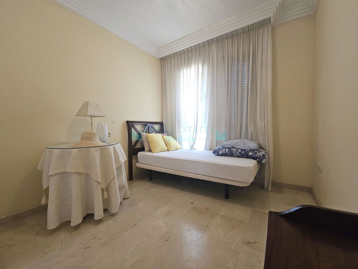 Town House for sale in El Rosario, Marbella East
