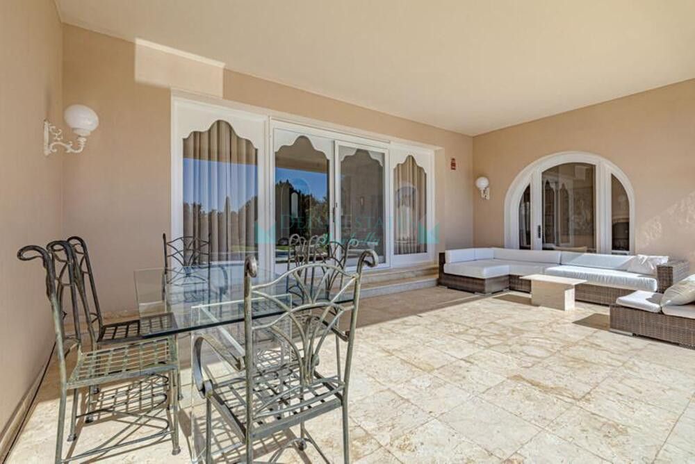 Villa for rent in Estepona