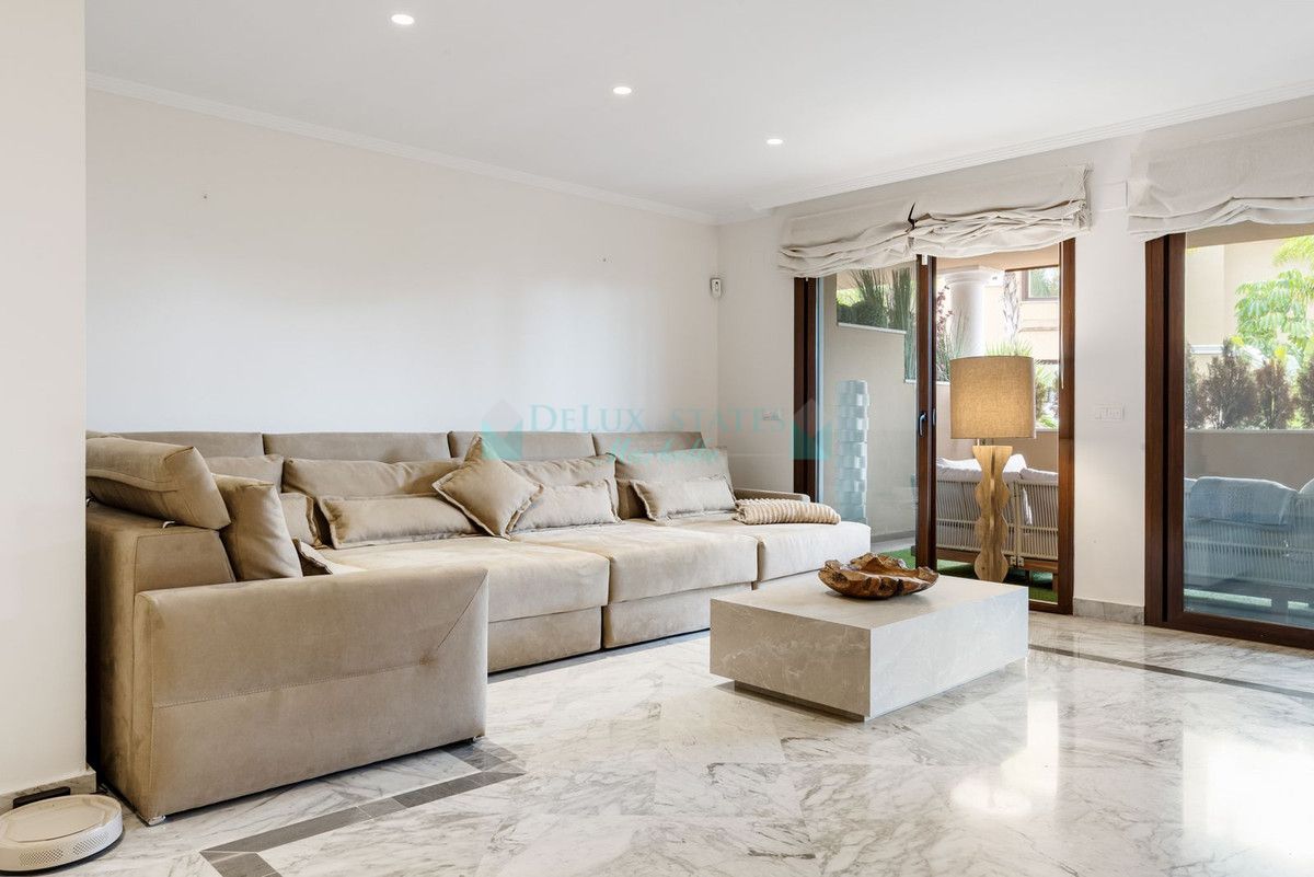 Ground Floor Apartment for sale in Marbella Golden Mile