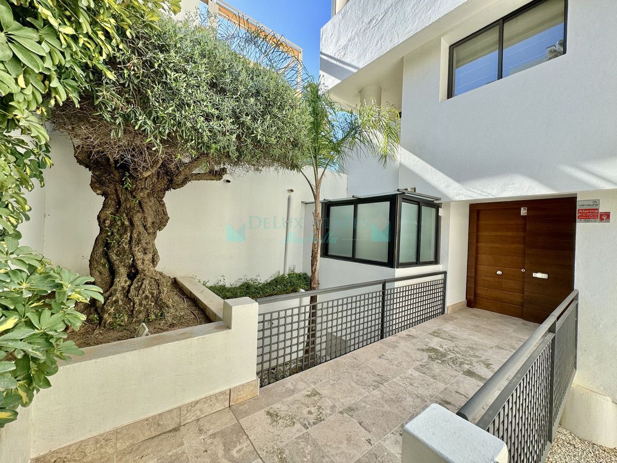 Ground Floor Apartment for sale in Los Altos de los Monteros, Marbella East