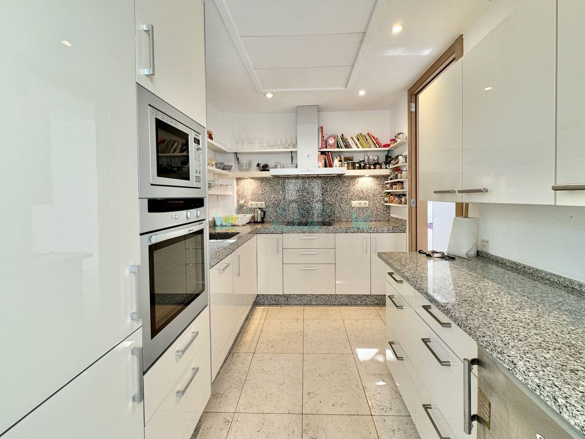 Ground Floor Apartment for sale in Los Altos de los Monteros, Marbella East